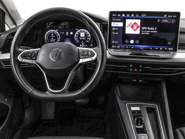 Volkswagen GOLF 1.5 eHybrid 204pk DSG Life Edition · Camera · Apple/Android Car Play · Stoel&- Stuurverwarming · Sfeerverlichting · 18'' Inch · Garantie t/m 13-05-2029 of 100.000km