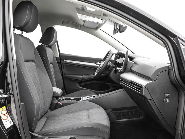 Volkswagen GOLF 1.5 eHybrid 204pk DSG Life Edition · Camera · Apple/Android Car Play · Stoel&- Stuurverwarming · Sfeerverlichting · 18'' Inch · Garantie t/m 13-05-2029 of 100.000km