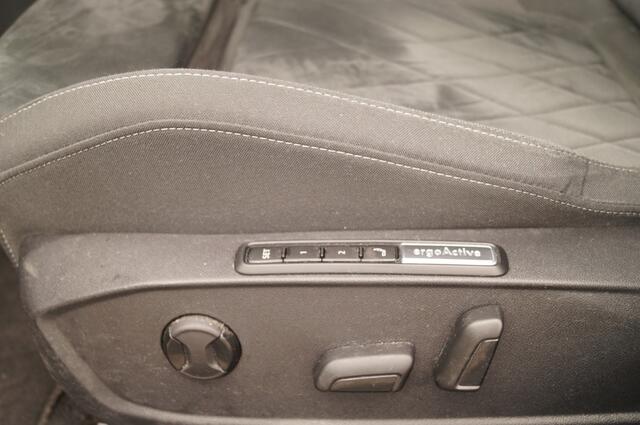 Volkswagen GOLF 1.5 TSI 130pk Life Business -LED-NAVI-ECC-PDC-CAM-