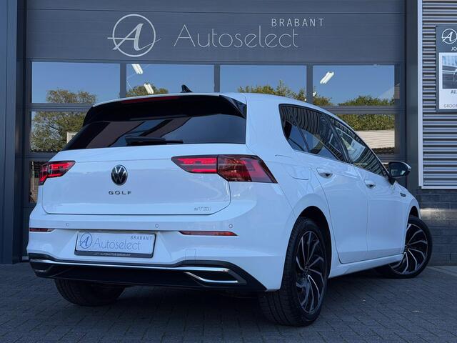 Volkswagen GOLF 1.5 eTSI Style DSG LED Navi