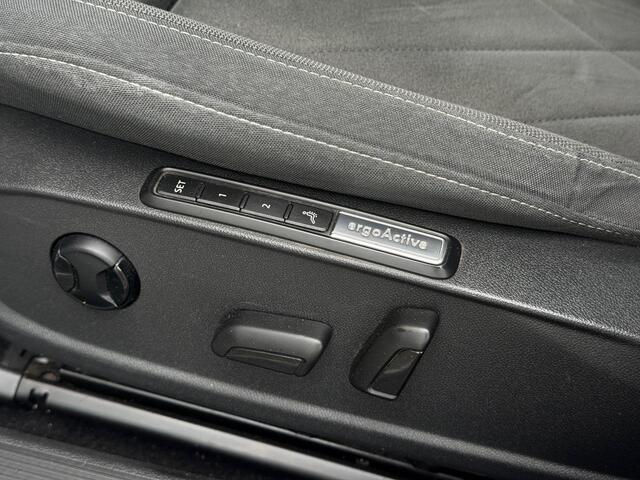 Volkswagen GOLF 1.5 eTSI Style DSG LED Navi