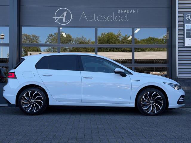 Volkswagen GOLF 1.5 eTSI Style DSG LED Navi