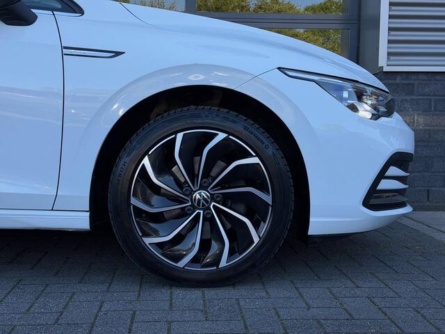 Volkswagen GOLF 1.5 eTSI Style DSG LED Navi