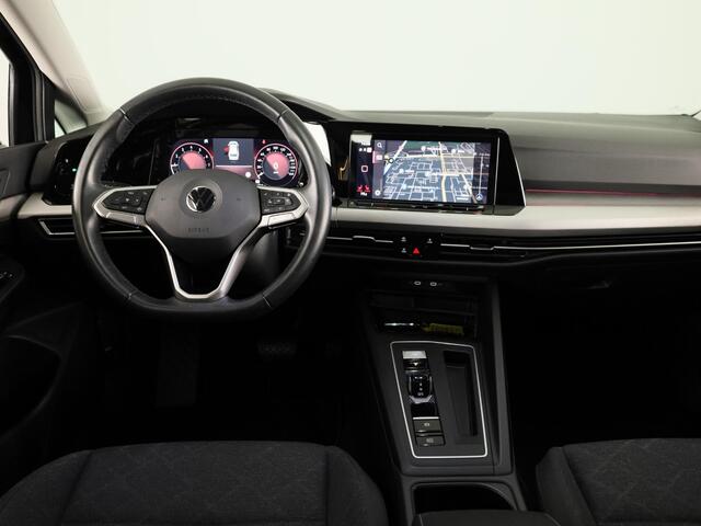 Volkswagen GOLF Variant 1.0 eTSI Life | 110 pk Automaat (DSG) | Verlengde garantie | Navigatie | Parkeersensoren | Achteruitrijcamera | LED koplampen |17" All season banden |