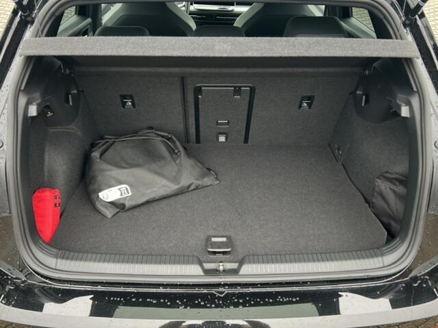 Volkswagen GOLF 1.5 TSI GTE TREKHAAK/PANO-DAK/CAMERA/LEDER/ACC/IQ/HUD/MEM/STOEL+STUURVERW