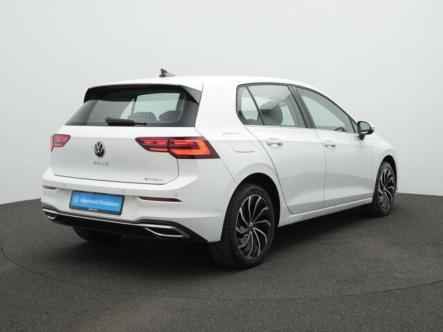 Volkswagen GOLF 1.4 eHybrid 204 pk Style | Geheugen-/massagestoel | IQ Light | Stuur-/stoelverwarming | Adaptive Cruise | Navigatie