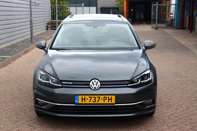 Volkswagen GOLF Variant 1.5 TSI Comfortline Business O.a: Pano, Stoelverw, ACC, Navi, Clima, Cruise, PDC, Etc. All-in prijs!