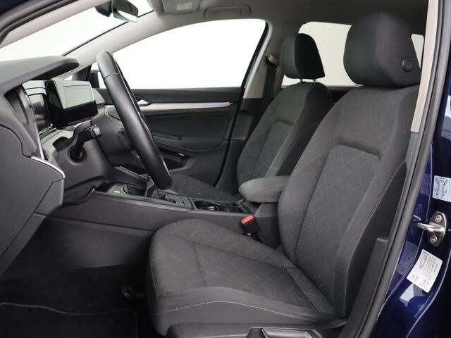 Volkswagen GOLF 1.0 TSI Life | Camera | Carplay | Park Assist | Adaptive cruise | Navigatie | Sfeerverlichting | Full LED | Climate control | Digital Cockpit | Climate control | Bluetooth