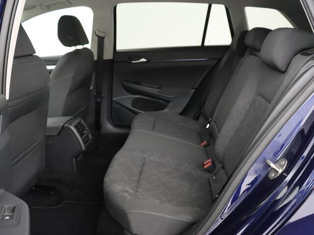 Volkswagen GOLF 1.0 TSI Life | Camera | Carplay | Park Assist | Adaptive cruise | Navigatie | Sfeerverlichting | Full LED | Climate control | Digital Cockpit | Climate control | Bluetooth
