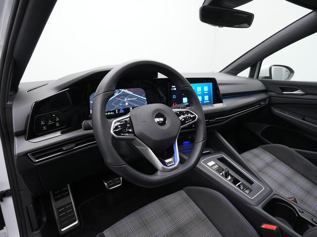 Volkswagen GOLF 1.4 eHybrid 245 pk GTE | Panoramadak | Trekhaak | Stuur-/stoelverwarming | Parkeersensoren voor/achter