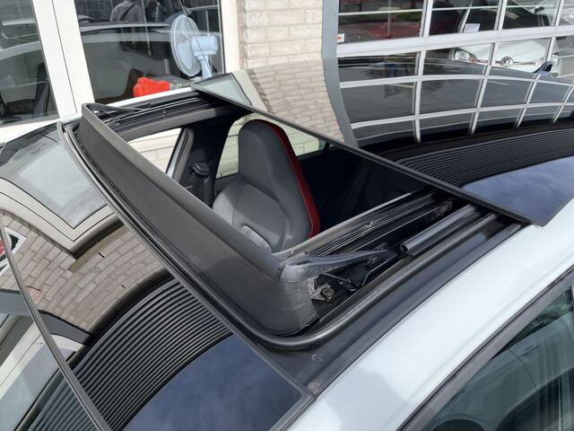 Volkswagen GOLF 2.0 TSI GTI / AUTOMAAT/ 245 PK/ PANO/ CAMERA/ PARK. SENSOREN/ IQ. LIGHT/ VIRTUAL COCKPIT/ STOELVERWARM./ ADAPT. CRUISE/ NAVI/ CLIMA/ 18" LMV