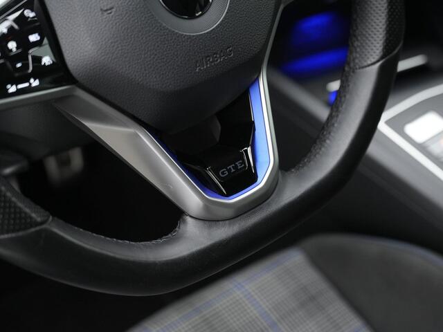 Volkswagen GOLF 1.4 eHybrid 245 pk GTE | IQ Light | Achteruitrijcamera | Navigatie | Keyless Acces |