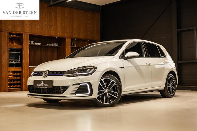 Volkswagen GOLF 1.4 TSI PHEV GTE Virtueel Cockpit | Trekhaak | Apple Carplay