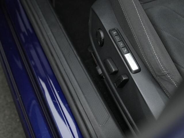 Volkswagen GOLF 1.4 eHybrid 204 pk Style | Panoramadak | Geheugen-/massagestoel | Adaptief onderstel | Head-up display | Stuur-/stoelverwarming | Achteruitrijcamera