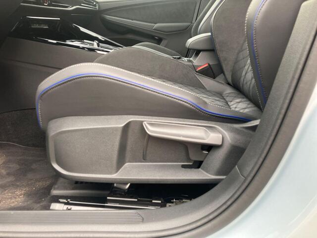 Volkswagen GOLF Variant 1.5eTSI/150PK R-Line Black Style DSG · Navigatie · Harman/Kardon · 360°Camera + Parkeersensoren · Stoelverwarming · Garantie t/m 23-04-2030 of 100000km.