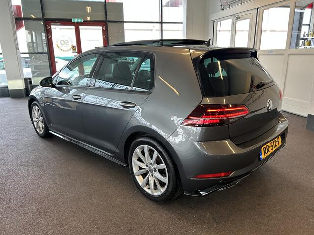 Volkswagen GOLF 1.0 TSI R-Line | Panoramadak | Digital dashboard | Stoelmassage+Verwarming | Adaptieve cruise control | Achteruitrijcamera | Climate control | Apple carplay | Elek. inklapbare spiegels | Nederlands geleverd