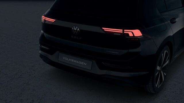 Volkswagen GOLF 1.5 eHybrid 204 6DSG eHybrid Life Edition | 'App-Connect' draadloze smartphone integratie | Achterbank in ongelijke delen neerklapbaar incl. middenarmsteun en doorlaadmogelijkheid | Afstandscontrolesysteem (Front Assist)