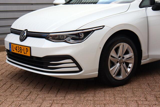 Volkswagen GOLF 1.0 eTSI Life Business O.a: PDC, Camera, Stoel+stuurverw, ACC, Clima, Etc. All-in prijs!