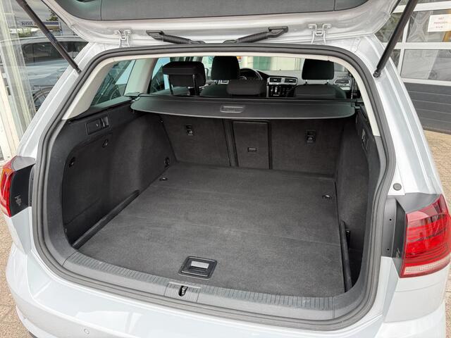 Volkswagen GOLF Variant 1.0 TSI Comfortline | Navigatie | Pack Winter | Climate Control | Parkeersensoren |