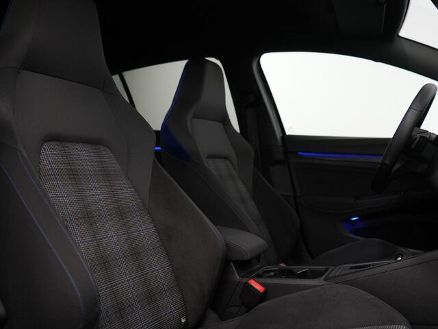 Volkswagen GOLF 1.4 eHybrid GTE | HUD | IQ Matrix | Mistlampen | Winterpakket | Afneembare trekhaak | ACC |