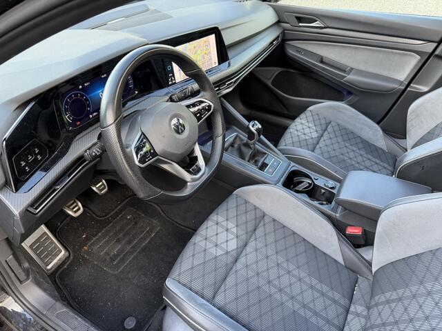 Volkswagen GOLF 1.5 eTSI R-Line Pano Navi ACC IQ Light