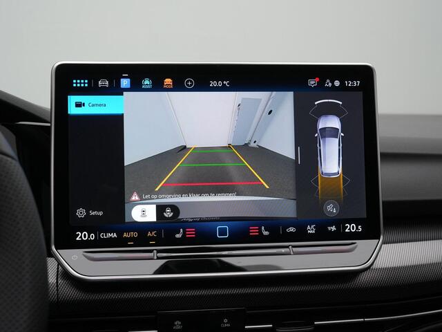 Volkswagen GOLF Variant 1.5 eTSI 150 pk DSG R-Line | Panoramadak | Head-up display | Harman/Kardon | Achteruitrijcamera