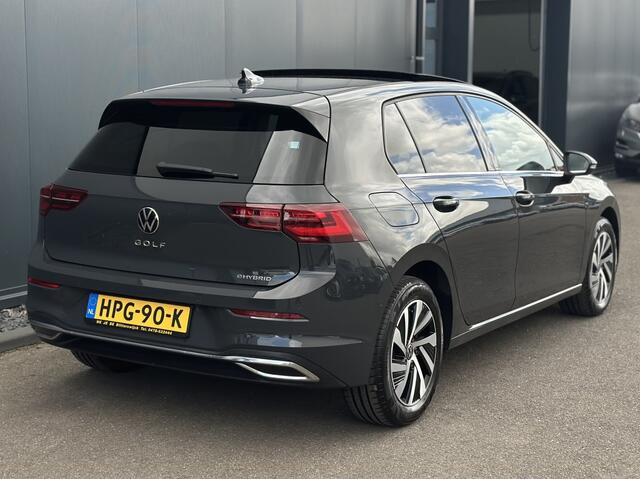 Volkswagen GOLF 1.4 eHybrid Style / Zeer compleet uitgerust!