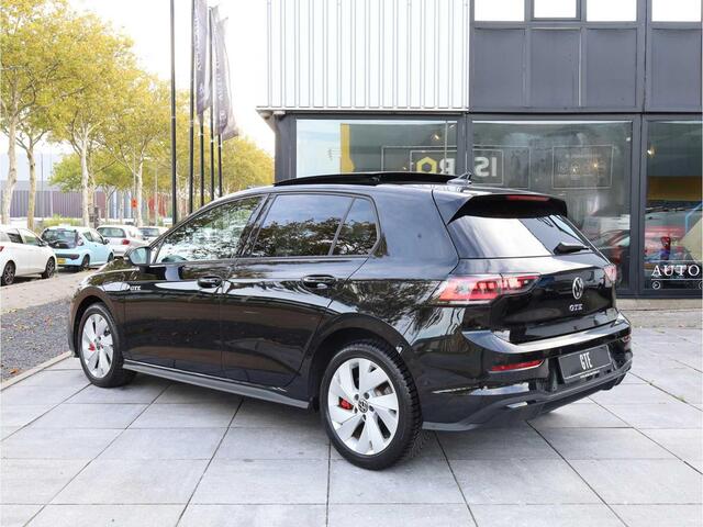 Volkswagen GOLF GTE 1.5 eHybrid 272PK | Panodak | Leer | Stoel Ventilatie | Head-up | Keyless | Camera | Memory | IQ Light | Stoel&Stuurverwarming |