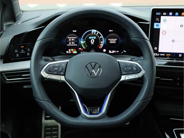 Volkswagen GOLF GTE 1.5 eHybrid 272PK | Panodak | Leer | Stoel Ventilatie | Head-up | Keyless | Camera | Memory | IQ Light | Stoel&Stuurverwarming |