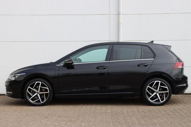 Volkswagen GOLF 1.4 eHybrid Style 204pk DSG6 | SOH 89,8% |