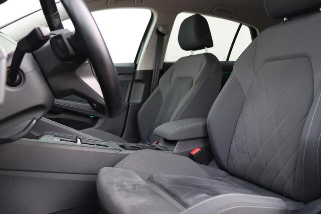 Volkswagen GOLF 1.4 eHybrid Style 204pk DSG6 | SOH 89,8% |