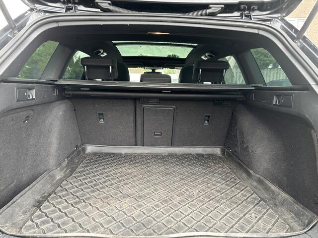 Volkswagen GOLF Variant 1.5 eTSI R-Line Automaat Panoramadak / Trekhaak / Full LED