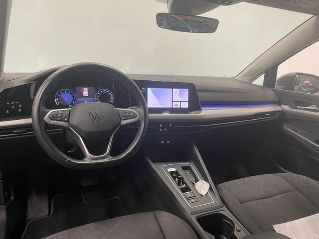 Volkswagen GOLF 1.0 eTSI DSG Life Navigatie Apple Carplay/Android Auto Parkeersensoren Adaptieve Cruise Control Sfeerverlichting Virtual Cockpit Climate Control Lichtmetalen velgen