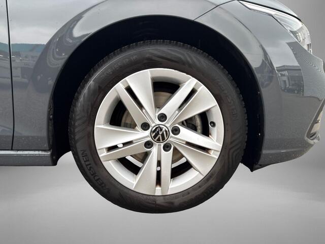 Volkswagen GOLF Variant 1.0 eTSI 110pk DSG Life · Camera · Wegklapbare Trekhaak · P-Sensoren · Sfeerverlichting · Apple/Android Car Play · 16'' Inch · Garantie t/m 25-08-2027 of 100.000km