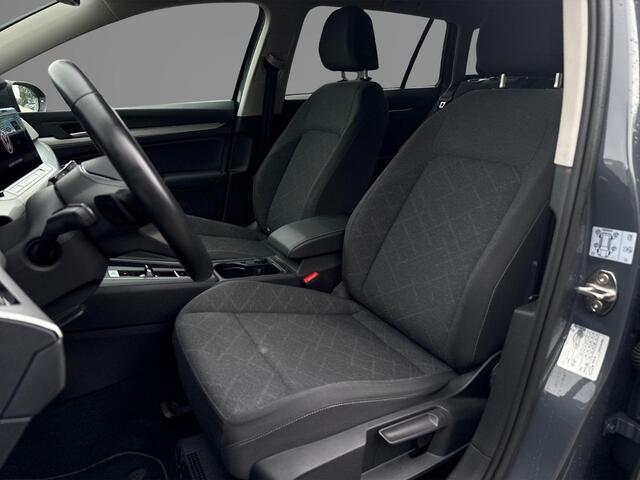 Volkswagen GOLF Variant 1.0 eTSI 110pk DSG Life · Camera · Wegklapbare Trekhaak · P-Sensoren · Sfeerverlichting · Apple/Android Car Play · 16'' Inch · Garantie t/m 25-08-2027 of 100.000km