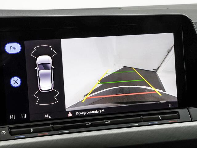 Volkswagen GOLF 1.0 eTSI 110pk DSG Life · Camera · Apple/Android Car Play · Sfeerverlichting · P-Sensoren · Navigatie · 16'' Inch · Garantie t/m 04-02-2028 of 100.000km