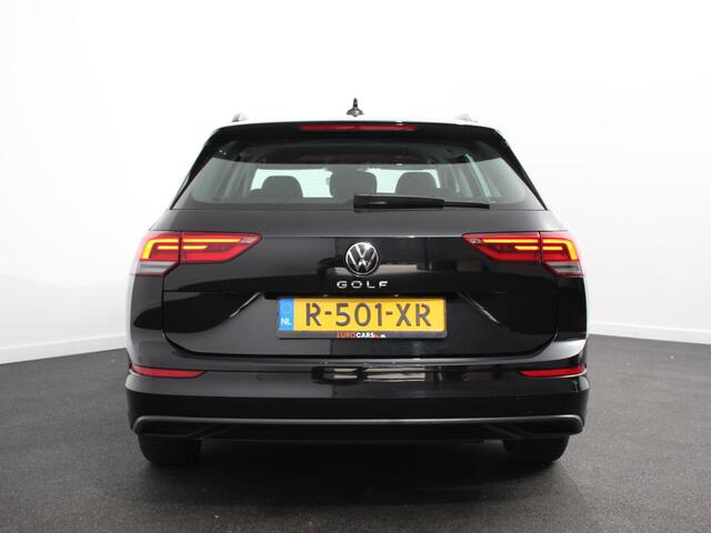Volkswagen GOLF Variant 1.0 TSI 110pk Life Digitale Cockpit Lichtmetalen Velgen Sfeerverlichting Cruise Control Climate Control Adaptive Parkeer sensoren Navigatie Apple Carplay/Android Auto Bluetooth Keyless start