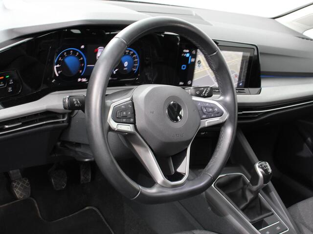 Volkswagen GOLF Variant 1.0 TSI 110pk Life Digitale Cockpit Lichtmetalen Velgen Sfeerverlichting Cruise Control Climate Control Adaptive Parkeer sensoren Navigatie Apple Carplay/Android Auto Bluetooth Keyless start