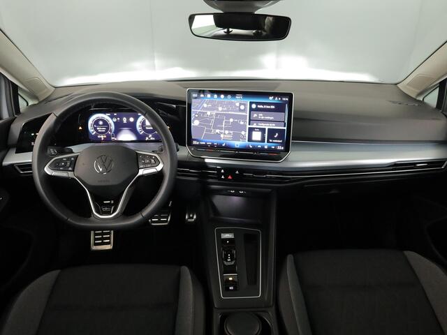 Volkswagen GOLF 1.5 eTSI Life Edition GOAL 116 pk Automaat (DSG) | Verlengde garantie | Navigatie | Panoramadak | Parkeersensoren | Autom. airco (3 zones) | Stoelverwarming |