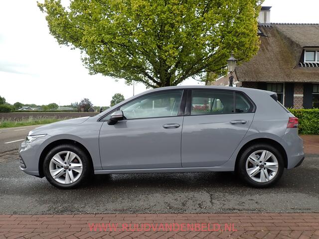 Volkswagen GOLF 1.0 TSI Life ACC / CARPLAY / NAVI / CAMERA