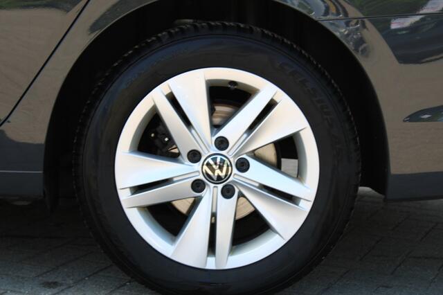 Volkswagen GOLF 1.0TSIe LIFE Business Navi ADCR Apple CarPlay Camera Trekhaak Mooi!