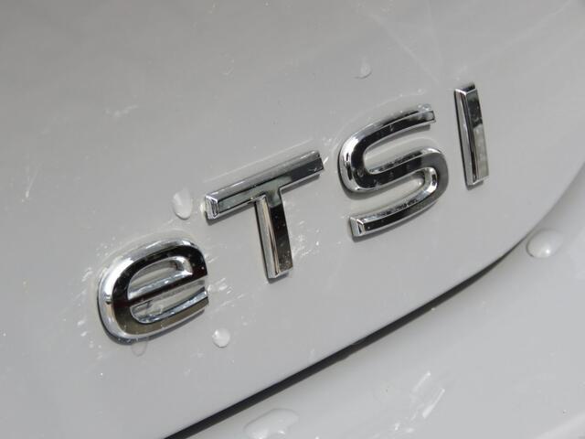 Volkswagen GOLF 1.0 eTsi LIFE BNS DSG-aut. / Stoel + stuurwielverw. / Camera / Carplay / BOVAG garantie