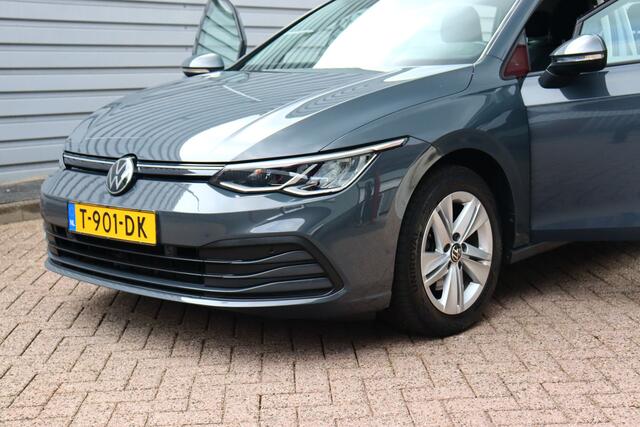 Volkswagen GOLF Variant 1.0 eTSI Life O.a: PDC, ACC, Clima, Carplay, Navi, DAB, LED, Etc. All-in prijs!