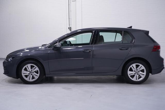 Volkswagen GOLF 1.0 eTSI Life Business Carplay Achteruitrijcamera ACC Navi Massagestoel 1e Eigenaar NAP