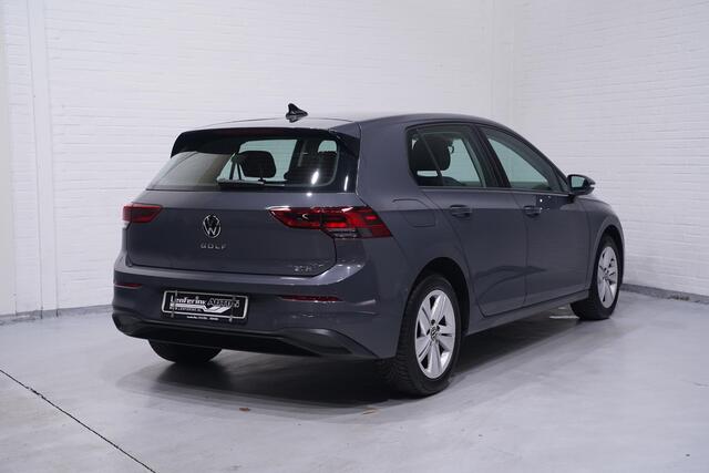 Volkswagen GOLF 1.0 eTSI Life Business Carplay Achteruitrijcamera ACC Navi Massagestoel 1e Eigenaar NAP