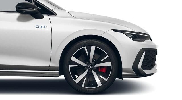 Volkswagen GOLF GTE 1.5 eHybrid 272 PK HYBRID GTE-SPORT LEDER/LED-MATRIX/HEAD-UP!/18-INCH