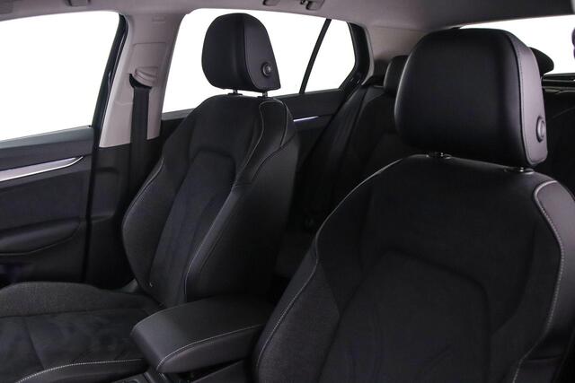 Volkswagen GOLF 50 Edition 1.5 TSI eHybrid 204pk DSG Automaat Adaptive cruise control, 360 camera, LED matrix koplampen, Achteruitrijcamera, Stuurwiel verwarmd