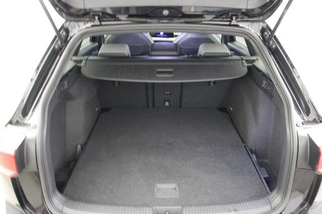Volkswagen GOLF Variant 1.5 TSI R-Line - Digitaal Cockpit, Carplay, Camera, Stoelverw. Sportstoelen