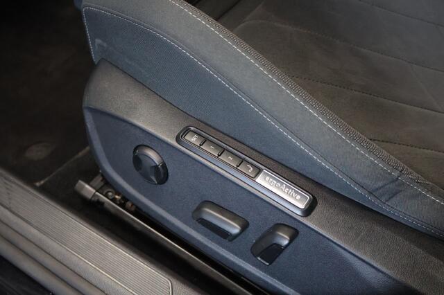 Volkswagen GOLF 1.5 eTSI Style DSG | Alcantara | Memory | IQ Lights | Carplay