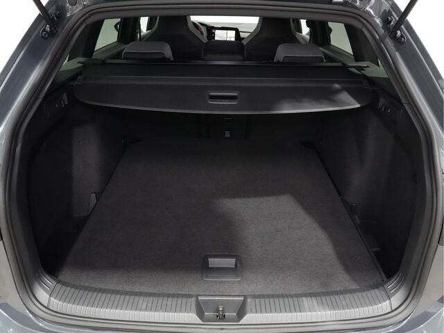 Volkswagen GOLF Variant 1.5 eTSI 130pk DSG R-Line | Navigatie | Kuipstoelen | 18" | App-Connect | ACC 226